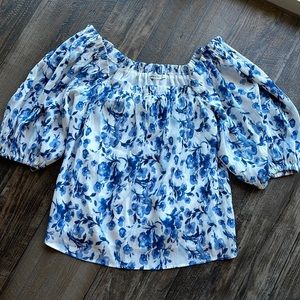 NWT A&F white and blue floral blouse
